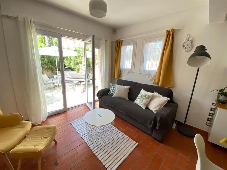 Simone, Appartement Maison, Quartier Calme, Grande Terrasse, Spa, Barbecue, 2 Chambres Фрежюс Экстерьер фото